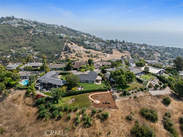 1056 Madison Place, Laguna Beach CA: https://media.crmls.org/medias/705eada6-f550-48e1-bbaf-a398e5ec7179.jpg