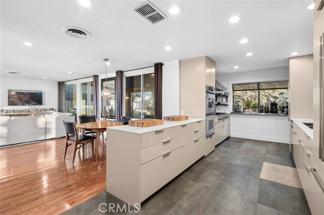 12276 Circula Panorama, North Tustin CA: https://media.crmls.org/medias/705fe2ad-4fb0-4966-8fe9-6345ea3b49c1.jpg