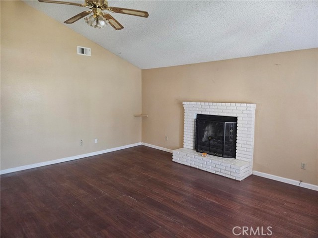 Detail Gallery Image 7 of 22 For 8348 Eucalyptus Ave, California City,  CA 93505 - 3 Beds | 2 Baths