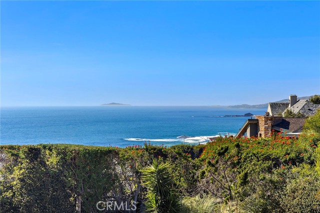 Detail Gallery Image 4 of 41 For 31571 Bluff Dr, Laguna Beach,  CA 92651 - 3 Beds | 3 Baths