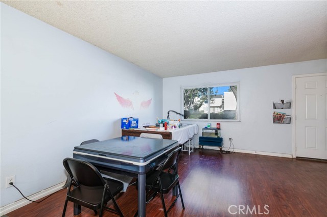 Detail Gallery Image 5 of 23 For 1329 N Elderberry Ave, Ontario,  CA 91762 - 2 Beds | 1/1 Baths