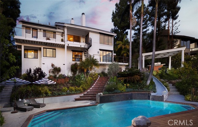 10831 Hideaway Dr, North Tustin CA: https://media.crmls.org/medias/70614bf3-887a-4ac2-bfa6-b4baafa8371a.jpg