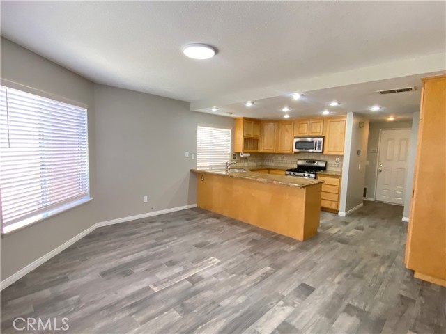 Detail Gallery Image 4 of 25 For 15449 Canyonstone Dr, Moreno Valley,  CA 92551 - 3 Beds | 2/1 Baths