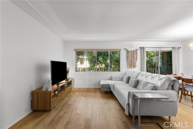 Detail Gallery Image 3 of 18 For 4859 Coldwater Canyon Ave #4,  Sherman Oaks,  CA 91423 - 2 Beds | 2 Baths