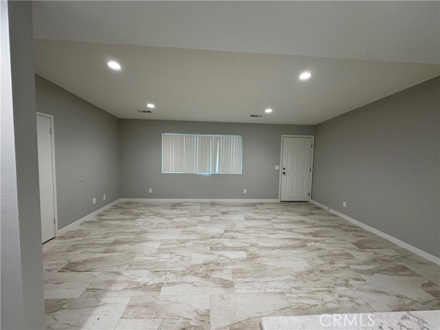 Detail Gallery Image 4 of 14 For 13549 Niabi Rd a,  Apple Valley,  CA 92308 - 2 Beds | 1 Baths