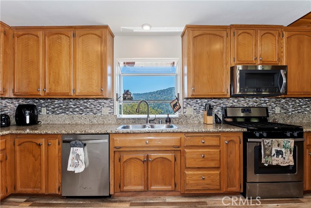 Detail Gallery Image 19 of 62 For 24355 Wabern Ct, Crestline,  CA 92325 - 4 Beds | 3/1 Baths