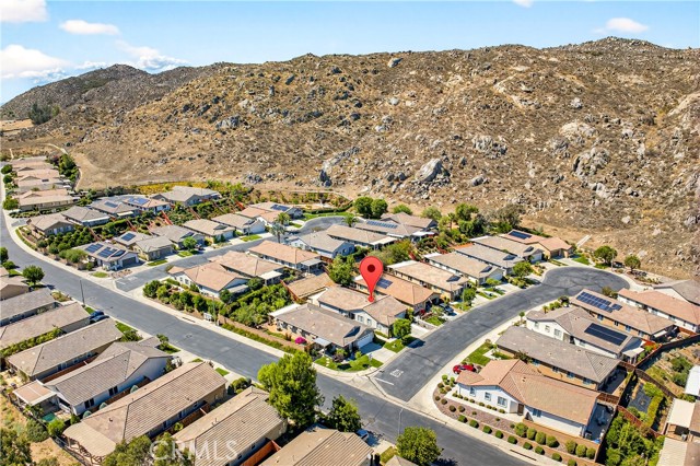 177 Janzen Way, Hemet CA: https://media.crmls.org/medias/70632588-9e12-4092-8535-cda088664c87.jpg