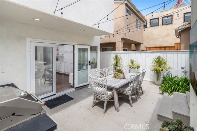 412 Poinsettia Avenue, Corona del Mar CA: https://media.crmls.org/medias/70635018-8e3c-41e4-acd1-e62448a7205d.jpg