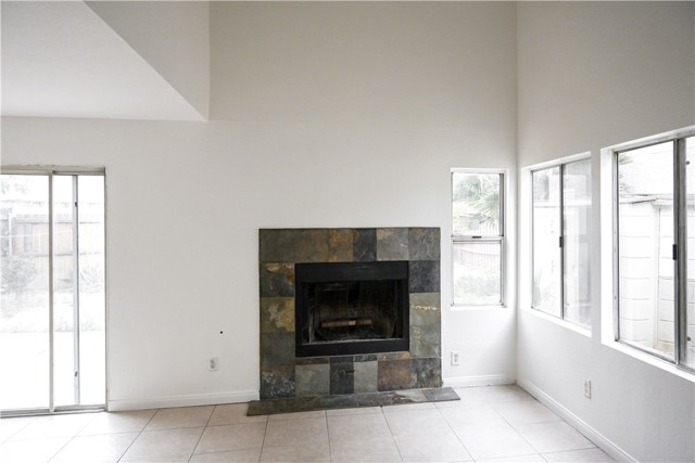 Detail Gallery Image 6 of 19 For 13605 Plato Dr, Moreno Valley,  CA 92553 - 3 Beds | 2/1 Baths