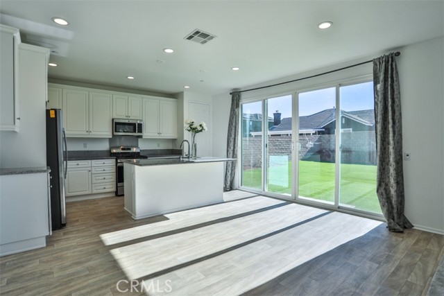 Detail Gallery Image 3 of 33 For 6614 Ardmore Ct, Palmdale,  CA 93552 - 4 Beds | 3 Baths