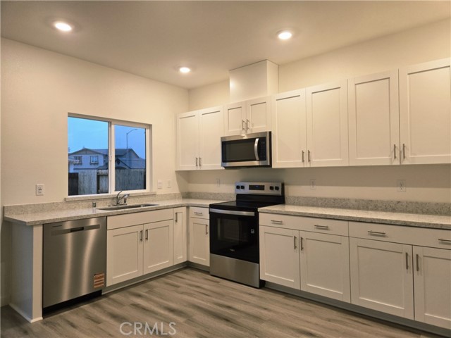 Detail Gallery Image 2 of 10 For 951 Pico, Chico,  CA 95973 - 4 Beds | 2/1 Baths