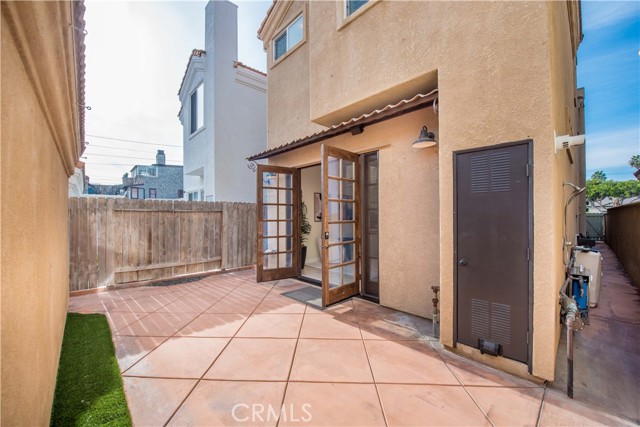 Detail Gallery Image 46 of 62 For 316 6th, Huntington Beach,  CA 92648 - 3 Beds | 3/1 Baths