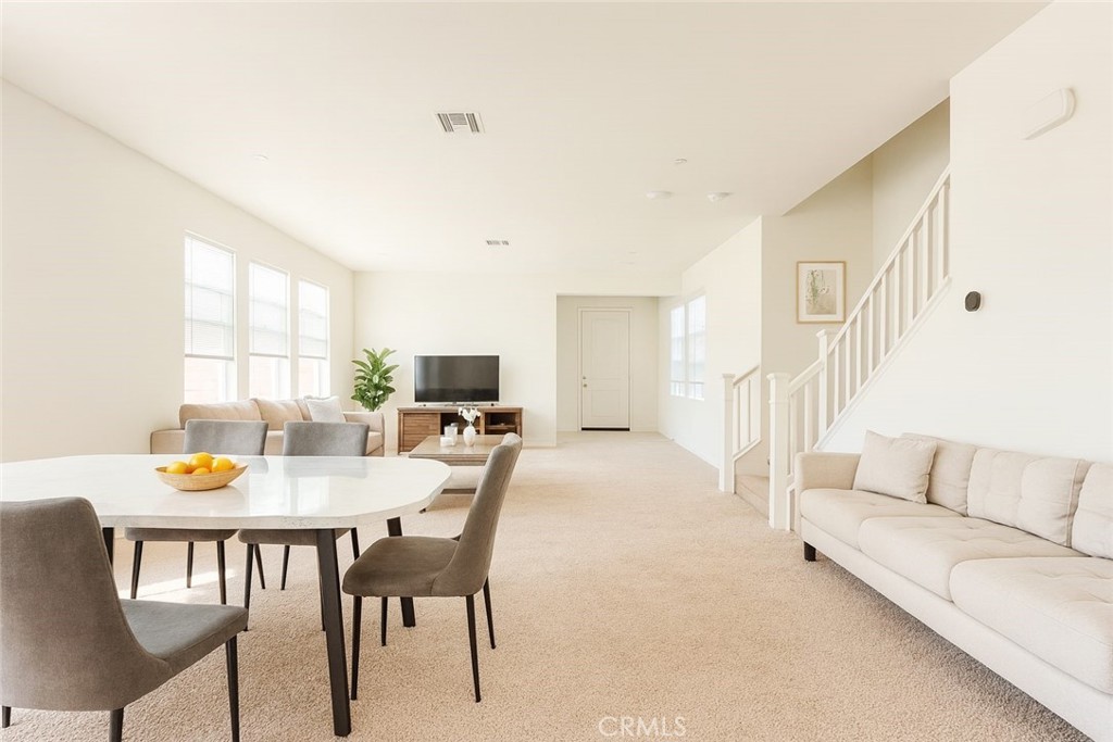 MLS #WS25187262 img 4