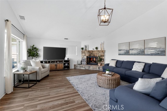 Detail Gallery Image 11 of 30 For 26502 Blue Water Rd, Helendale,  CA 92342 - 3 Beds | 2/1 Baths
