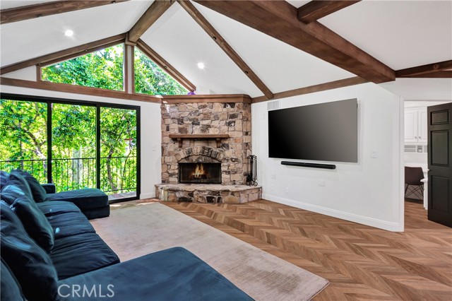 4851 Corbin Avenue, Tarzana CA: https://media.crmls.org/medias/70669362-a7dc-4821-9967-717931b57d92.jpg