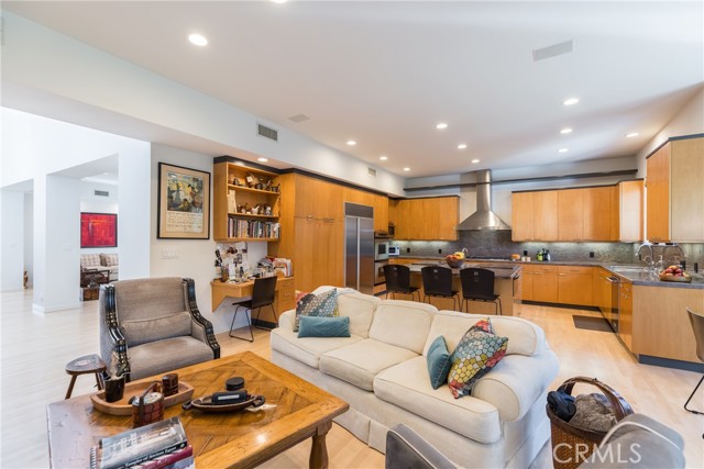 Detail Gallery Image 15 of 48 For 4921 Rupert Ave, Encino,  CA 91316 - 4 Beds | 3 Baths