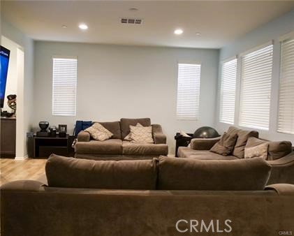 Image 18 of 19 For 24280 White Willow Avenue
