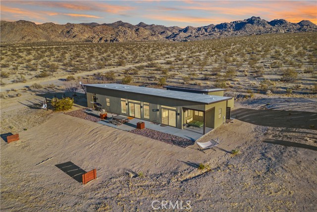 7190 Lawrence Avenue, Joshua Tree CA: https://media.crmls.org/medias/7067cf5f-3f29-4627-ab52-c160854bcab3.jpg