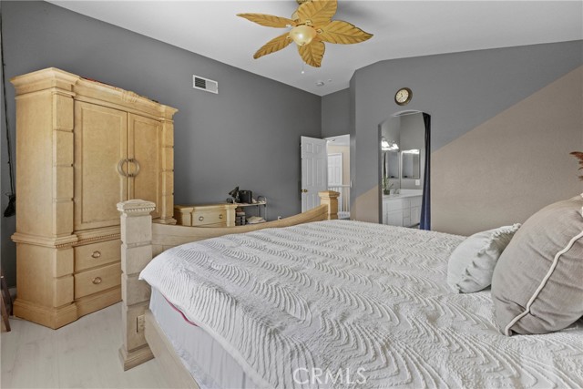 14998 Mustang Lane, Fontana CA: https://media.crmls.org/medias/70681e8f-ecca-43c1-8be1-122ac4ee45d7.jpg