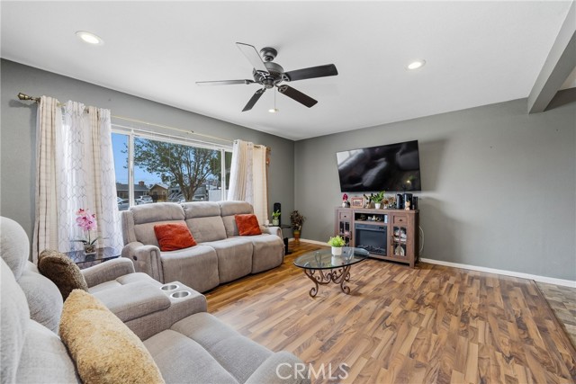 Detail Gallery Image 11 of 46 For 147 Myrtlewood, Calimesa,  CA 92320 - 4 Beds | 2 Baths