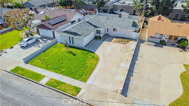 Detail Gallery Image 2 of 40 For 5220 E Minuet Ln, Anaheim,  CA 92807 - 4 Beds | 2 Baths