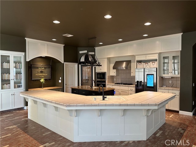 9003 Forest Oaks Court, Bakersfield CA: https://media.crmls.org/medias/7068ced1-7107-485c-b721-03fbfd6f5764.jpg