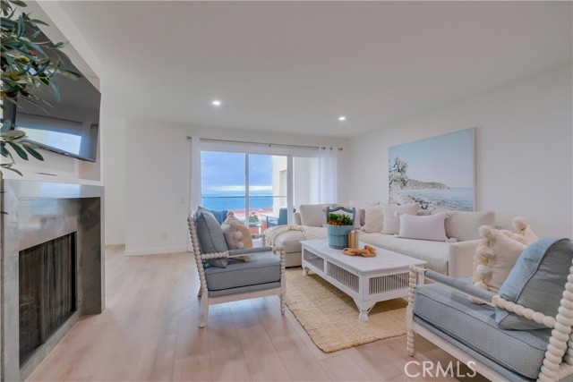 3200 La Rotonda Drive, Rancho Palos Verdes CA: https://media.crmls.org/medias/7068d47a-284d-4427-908d-147e5f7ac026.jpg