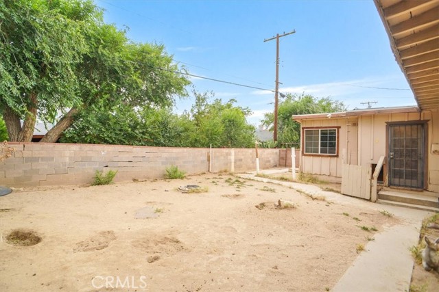 44037 Heaton Avenue, Lancaster CA: https://media.crmls.org/medias/70692f42-a29e-475c-bea4-db277f5e2466.jpg