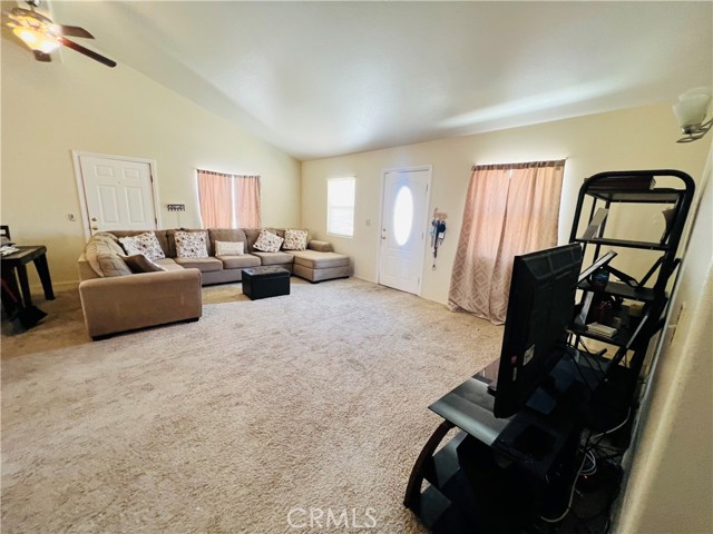 Detail Gallery Image 7 of 20 For 74679 Sunrise Dr, Twentynine Palms,  CA 92277 - 3 Beds | 2 Baths