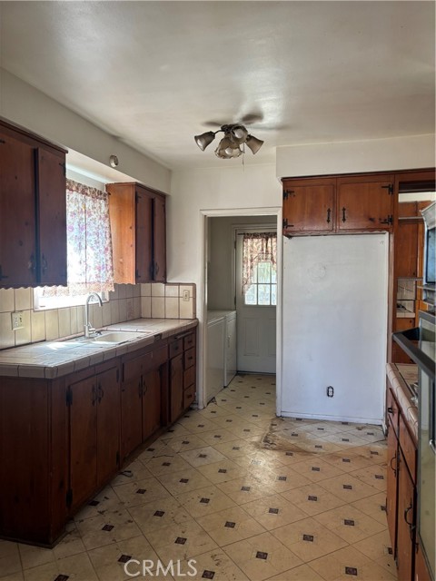 9001 KESTER AVE, Panorama City CA: https://media.crmls.org/medias/706a8ee4-a98b-4b1f-ae64-c537806d6599.jpg