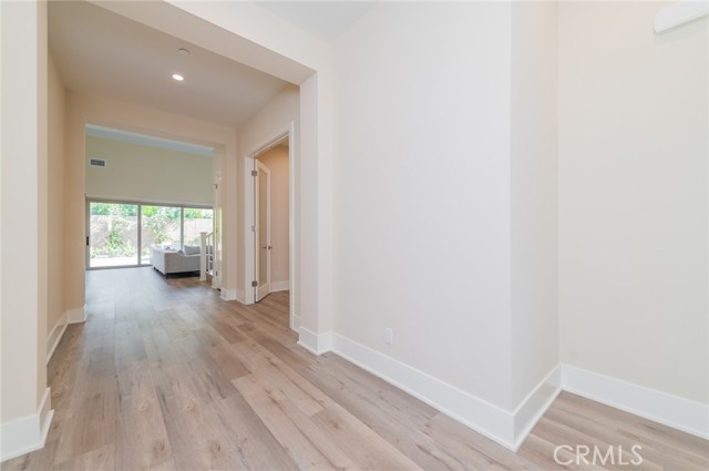 Detail Gallery Image 4 of 56 For 58 Longchamp, Irvine,  CA 92602 - 4 Beds | 4/1 Baths