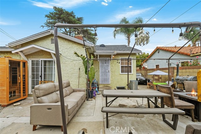 12343 Rives Avenue, Downey CA: https://media.crmls.org/medias/706ae63d-9a09-4a6d-a52b-c3de3dfdfc47.jpg