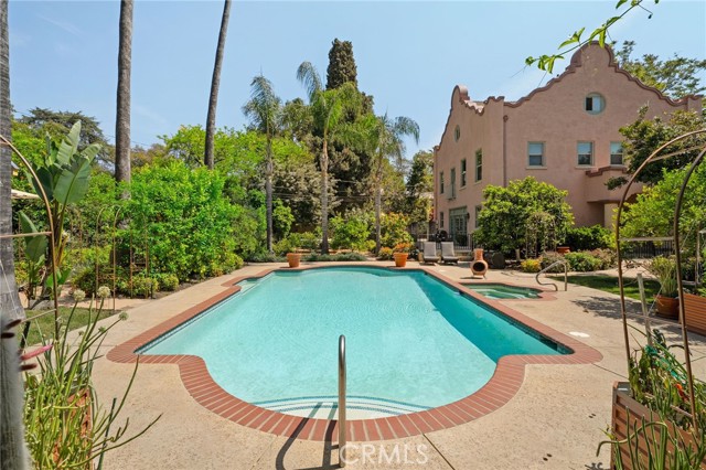 405 W Olive Avenue, Redlands CA: https://media.crmls.org/medias/706b6acf-bbe2-4c5d-b8ff-88cdb471ef1d.jpg