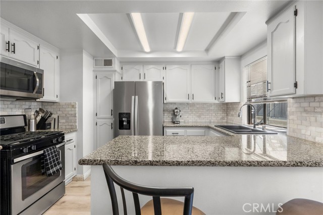 Detail Gallery Image 9 of 37 For 11274 Morrison St #2,  North Hollywood,  CA 91601 - 2 Beds | 2/1 Baths
