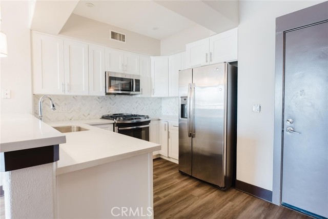 24595 Town Center Drive, Valencia CA: https://media.crmls.org/medias/706c039a-cb4c-4a46-a069-fe9a10ea3784.jpg