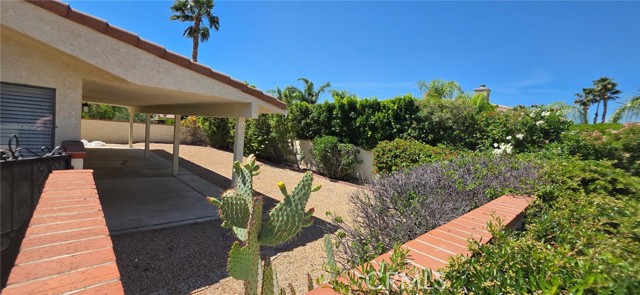 Image 5 of 32 For 9839 9839 Warwick Dr