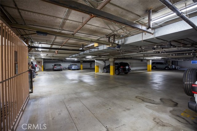 550 E Santa Anita Avenue, Burbank CA: https://media.crmls.org/medias/706ce398-38d9-434f-94dc-31e60b7cff1e.jpg