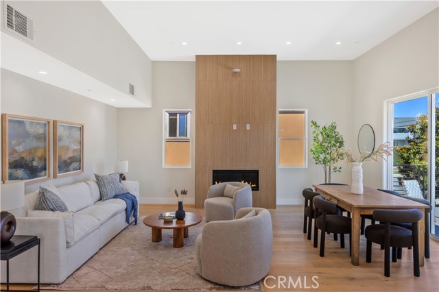 2405 Mathews Avenue, Redondo Beach CA: https://media.crmls.org/medias/706d26ca-517e-49ab-a4ae-29c389a10b86.jpg