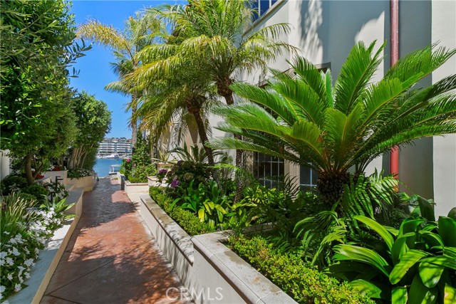 Detail Gallery Image 4 of 59 For 500 via Lido Nord, Newport Beach,  CA 92663 - 5 Beds | 4 Baths