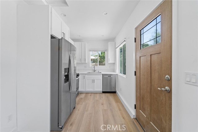 18656 Runnymede Street, Reseda CA: https://media.crmls.org/medias/706dea52-323d-4c12-9bb8-20c3562e1866.jpg