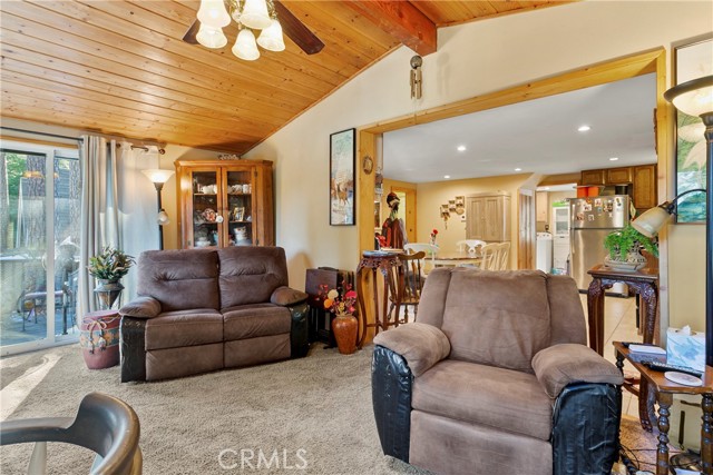 22864 Alder Lane, Crestline CA: https://media.crmls.org/medias/706e671b-1c78-4f42-80ef-e121cee0ab5f.jpg