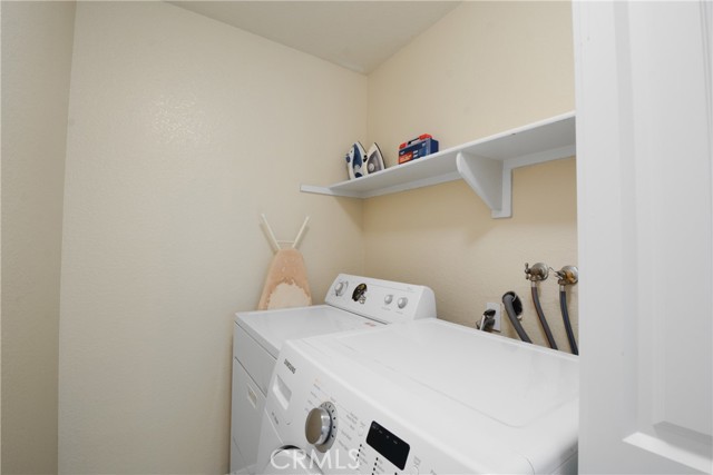 Detail Gallery Image 13 of 24 For 17049 La Vesu Rd., Fontana,  CA 92337 - 4 Beds | 2/1 Baths