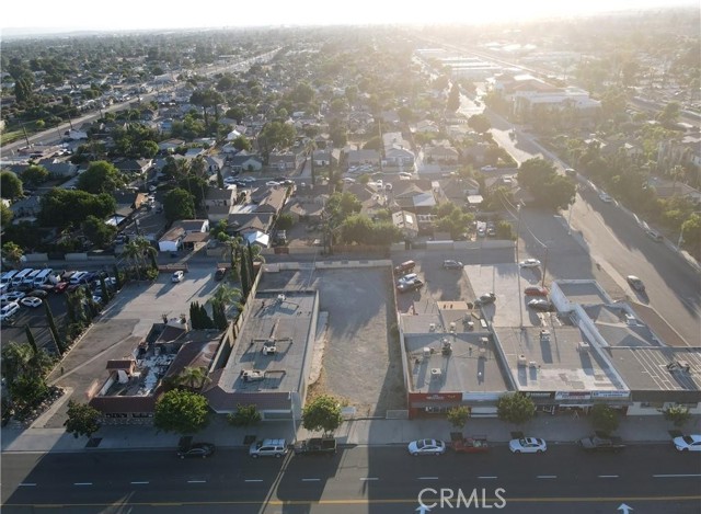 8830 Sierra Avenue, Fontana CA: https://media.crmls.org/medias/706ebff9-4c2e-4c09-8e0f-c90c0c3bf932.jpg