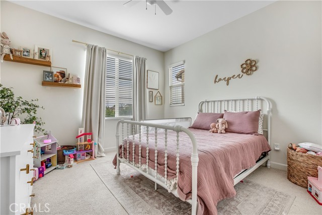 15730 Moonflower Avenue, Chino CA: https://media.crmls.org/medias/706ef363-aa27-4b94-a92b-457cd5801358.jpg