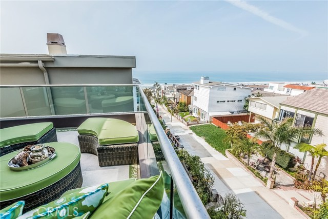 232 20th Street, Manhattan Beach, California 90266, 5 Bedrooms Bedrooms, ,5 BathroomsBathrooms,Residential,Sold,20th,SB17236772