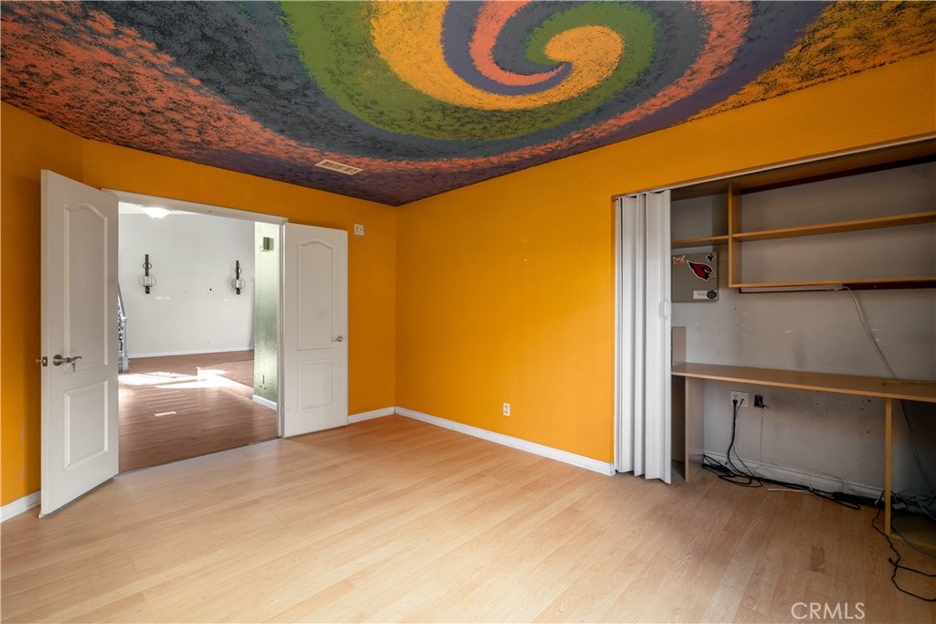 https://media.crmls.org/medias/706f7657-762d-4795-b218-659a5e5cda73.jpg?preset=X-Large