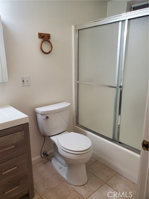 17961 Lull Street, Reseda CA: https://media.crmls.org/medias/706faced-35ca-40a1-b35a-f23418b12518.jpg