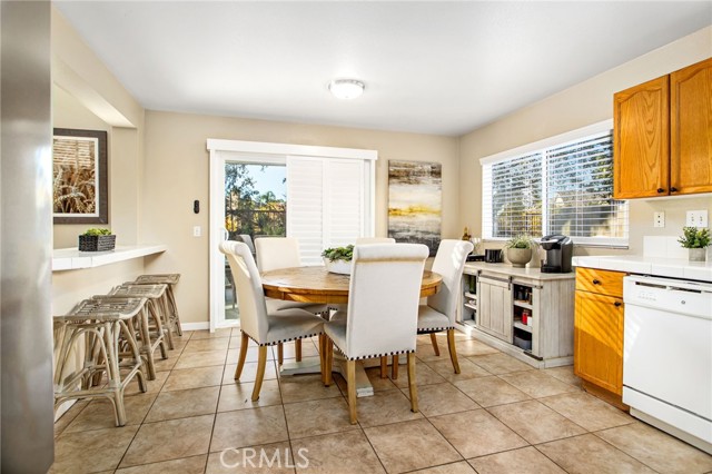 Detail Gallery Image 12 of 42 For 910 Pathfinder Way, Corona,  CA 92878 - 3 Beds | 2/1 Baths