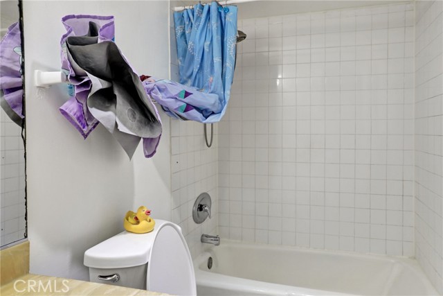 Detail Gallery Image 18 of 34 For 6405 Green Valley Cir #203,  Culver City,  CA 90230 - 3 Beds | 2 Baths