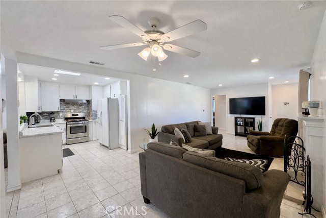 Detail Gallery Image 8 of 27 For 5686 Panama, Buena Park,  CA 90620 - 3 Beds | 2 Baths